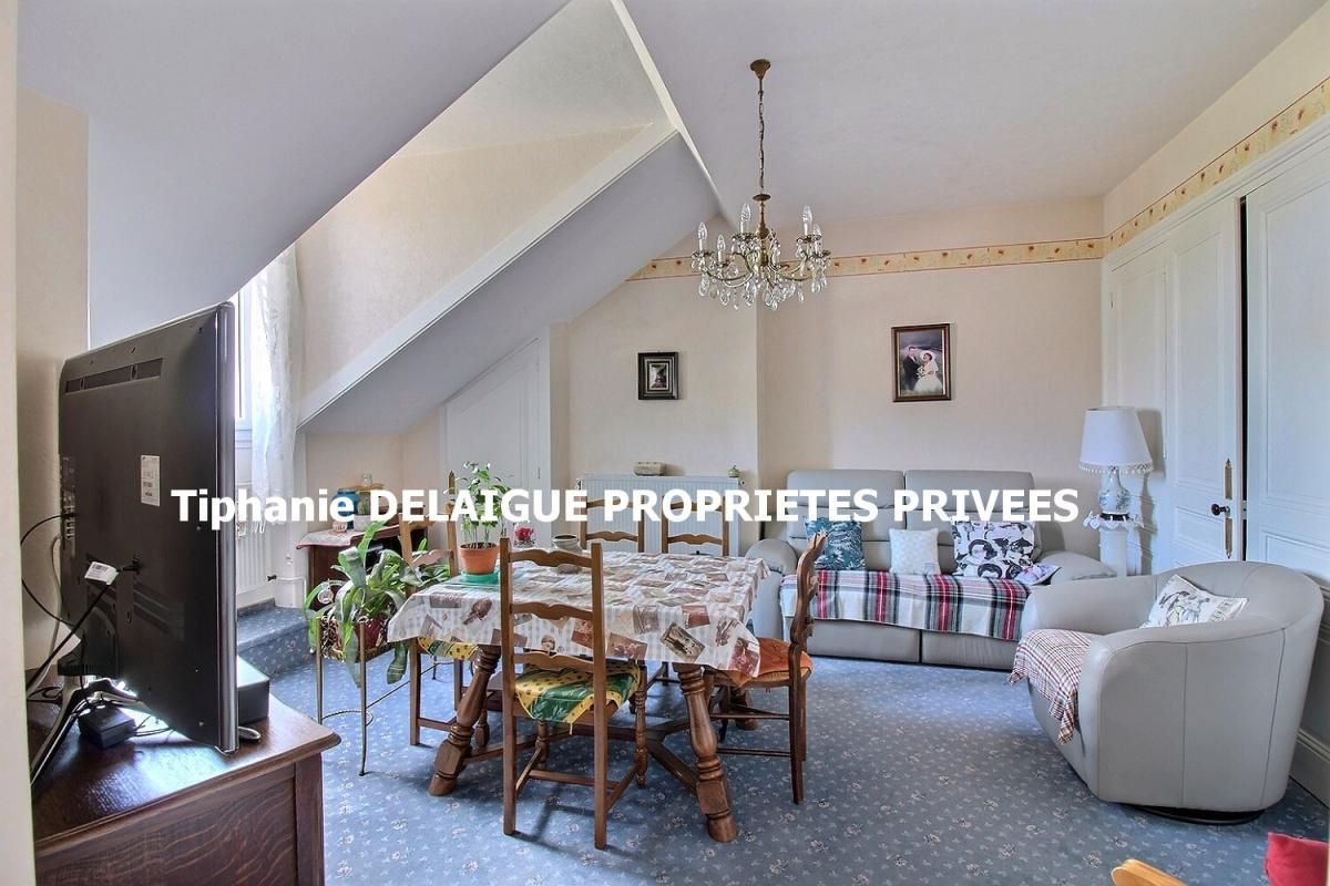 Saint Etienne 42100 secteur recherché de la Vivaraize appartement au quatrième (dernier) étage sans ascenseur 70m² habitables 1 chambre GARAGE 2 GRENIERS 2 CAVES 1 PLACE DE STATIONNEMENT