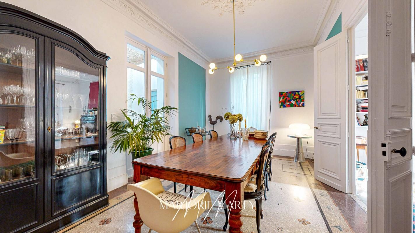 Maison de maître - 10 pièce(s) - 346 m2 - LEZIGNAN CORBIERES - 570 000 HAI