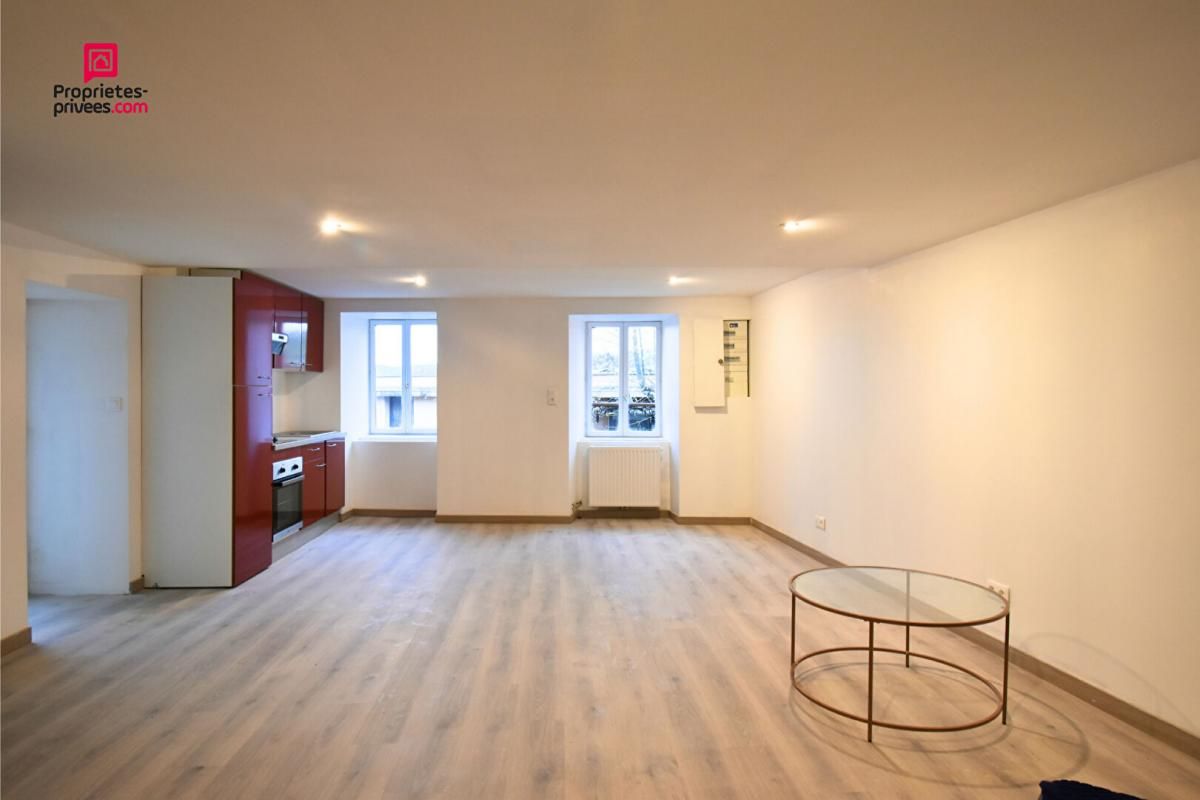 BOURG-DE-THIZY Charmante maison rénovée de 98 m² , Thizy-Les-Bourgs 2