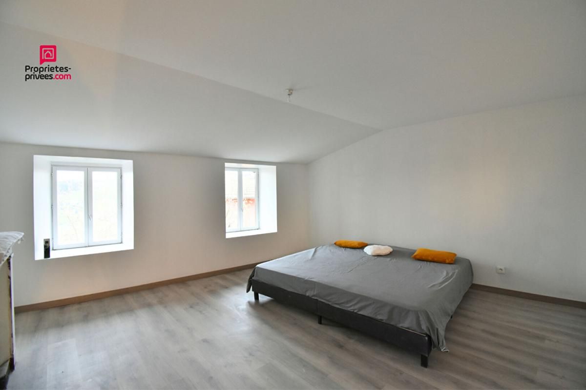 BOURG-DE-THIZY Charmante maison rénovée de 98 m² , Thizy-Les-Bourgs 4