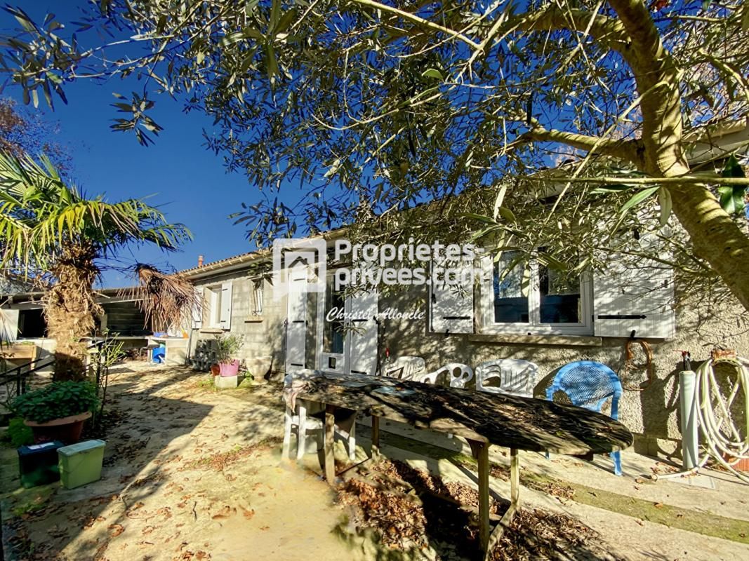 CREON CREON Maison de plain-pied de 81 m2 sur Parcelle de 2 660 m² 2