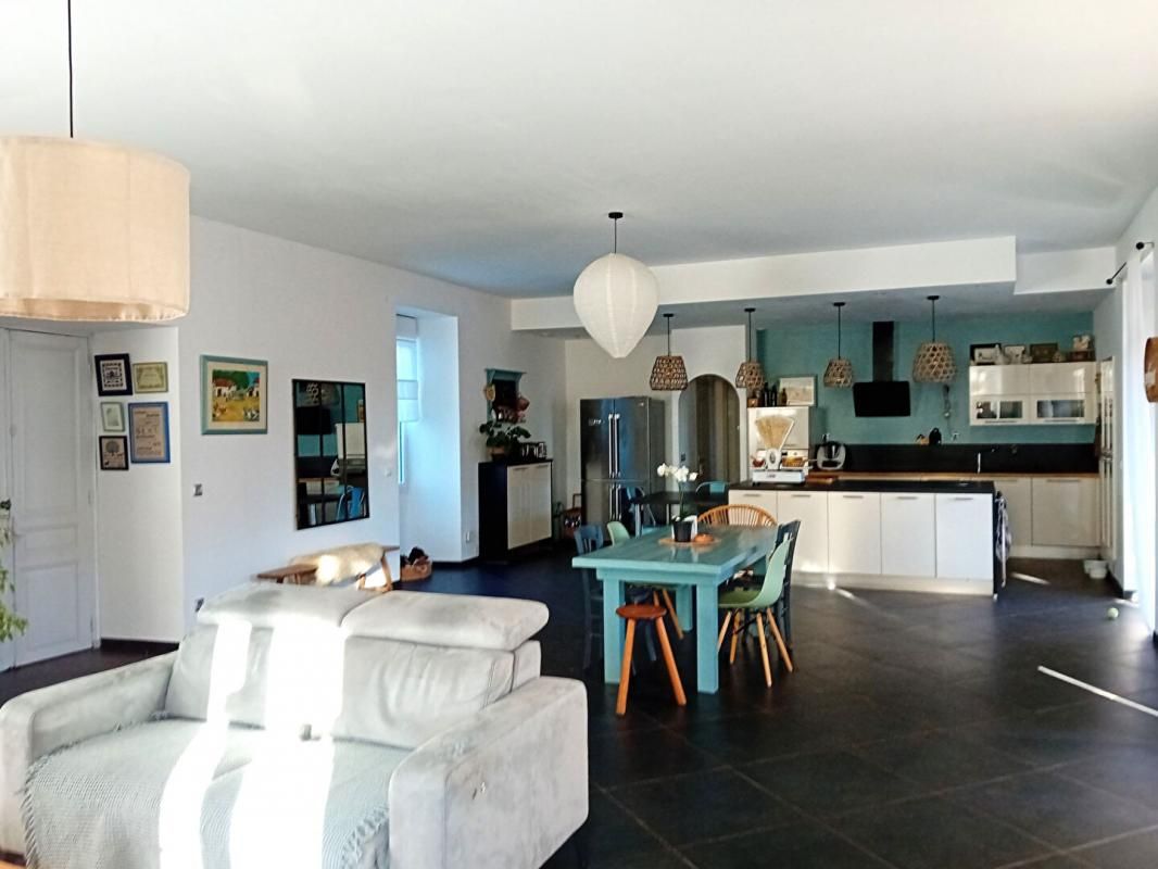 LIMOGNE-EN-QUERCY Demeure de prestige plus de 260m² 11 pièces piscine terrain 4000m² 3