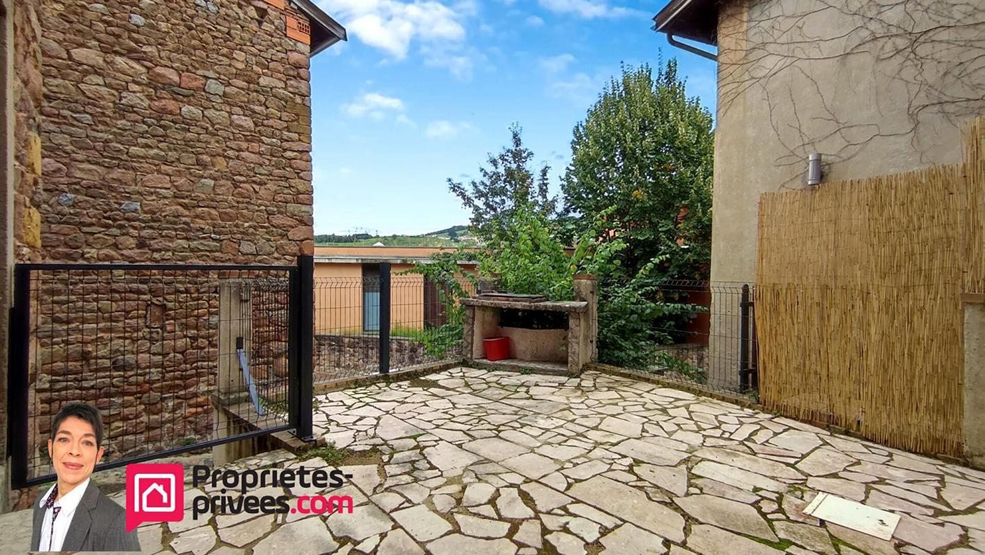 THIZY-LES-BOURGS (69240) Maison de bourg, 2 chambres, terrasse