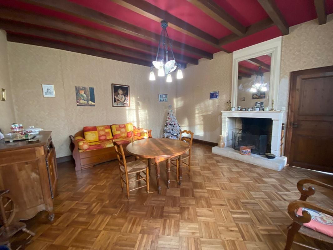 PLASSAY EXCLUSIVITE Maison charentaise de 161 m2 2