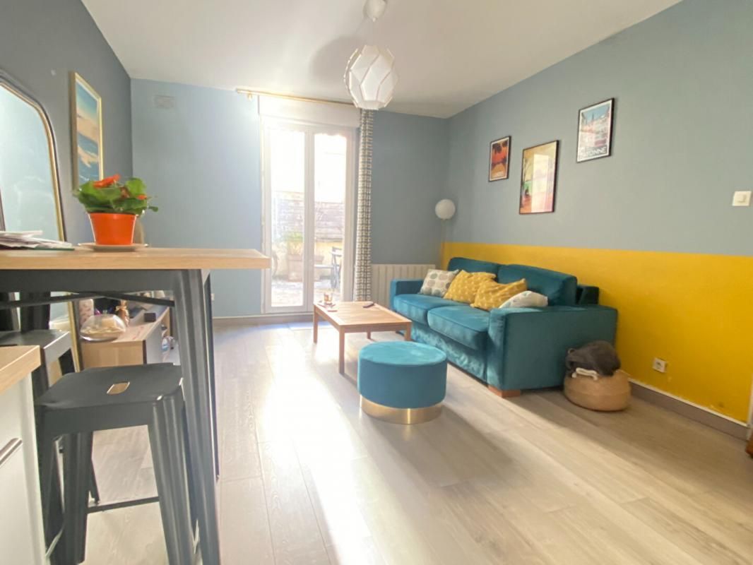 BORDEAUX Bel appartement cosy T2 39.30 m2 avec Cour privative 2