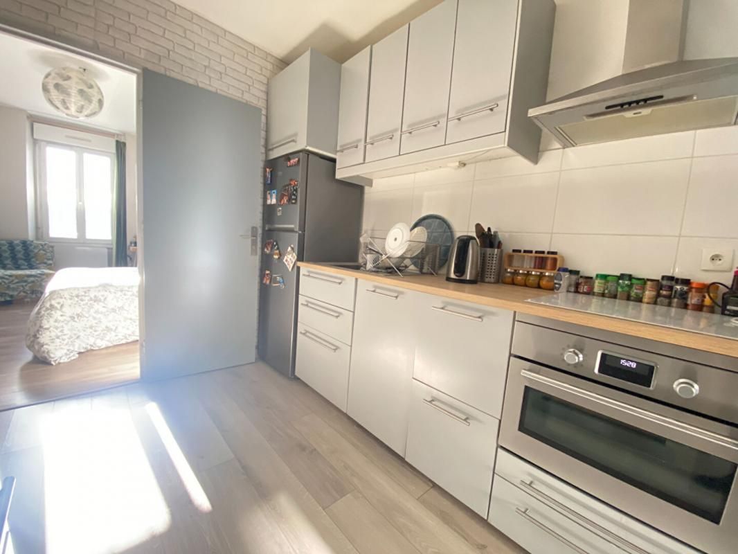 BORDEAUX Bel appartement cosy T2 39.30 m2 avec Cour privative 3