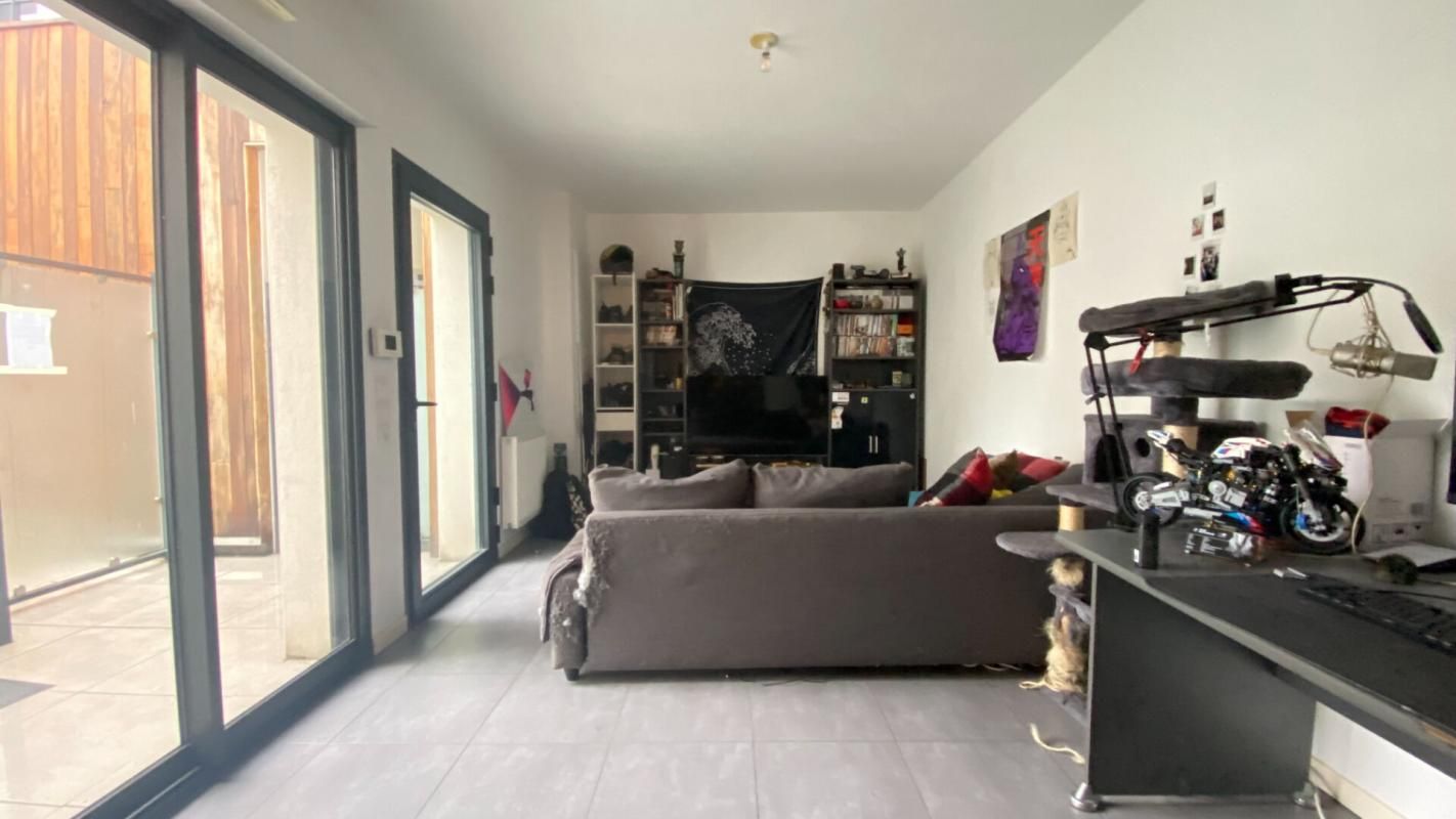 BORDEAUX Appartement ensoleillé en duplex avec terrasse T3 récent Chartrons 1