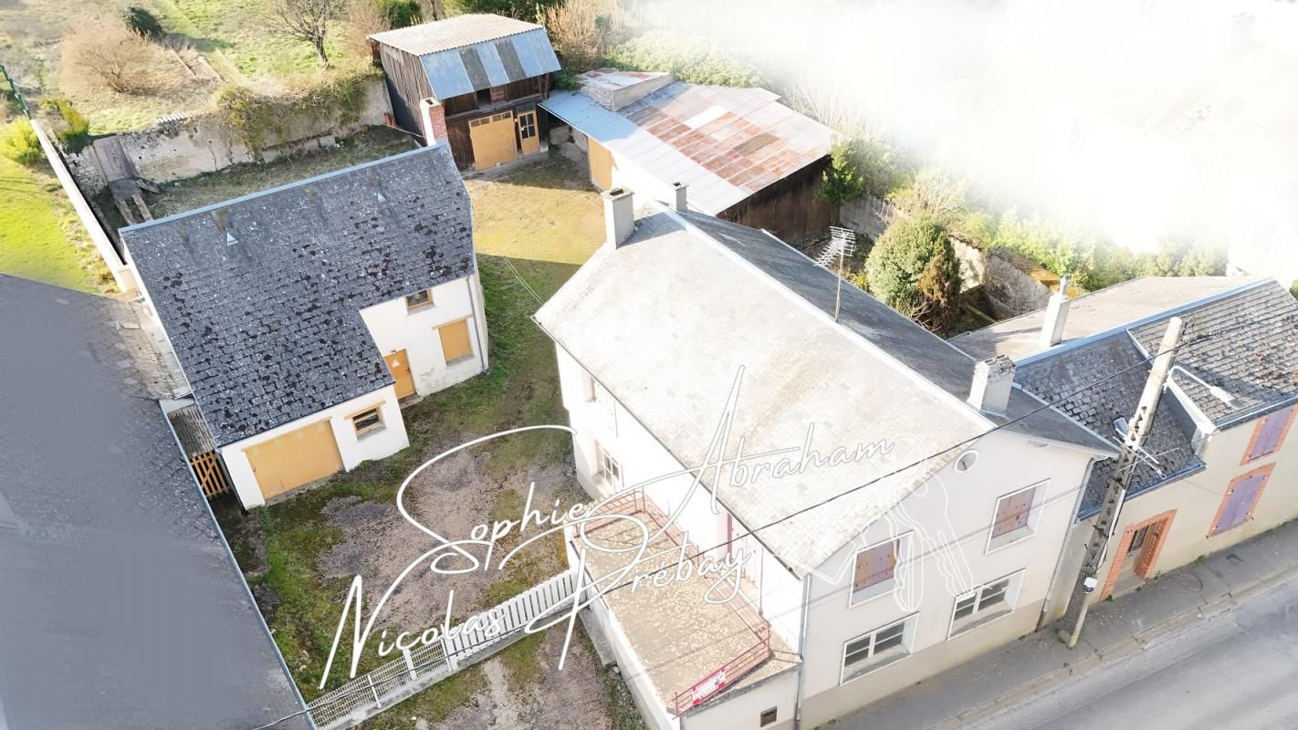 OUTARVILLE Maison en pierres de 3 pièces avec garage, dépendance et cour 4