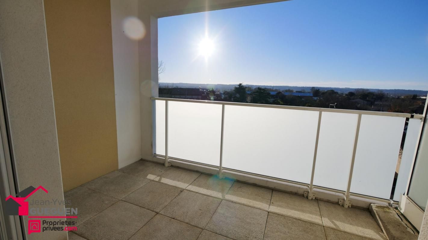 ESCALQUENS Appartement T3 Lumineux au Dernier Étage avec Balcon 4