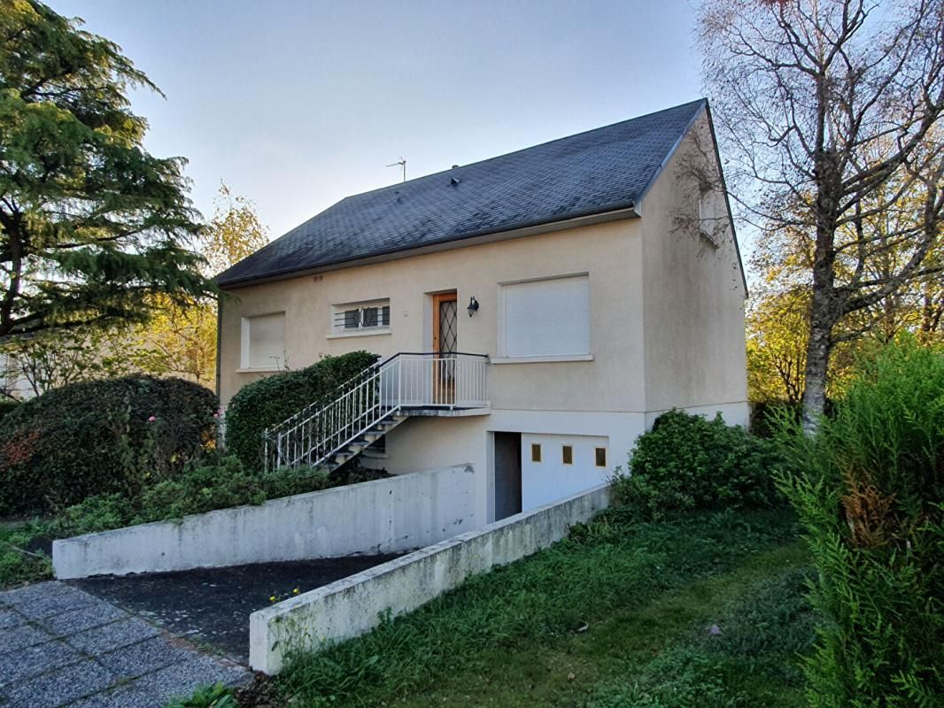 SAINT-MAUR Maison individuelle 5 pièces, 4 chbres dépendances sur 2161 m2 4