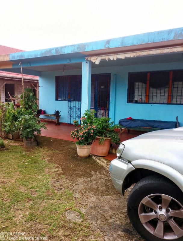 FORT-DE-FRANCE maison de 90 m2 sur terrain de 850m2 a vendre sur la route de redoute 1