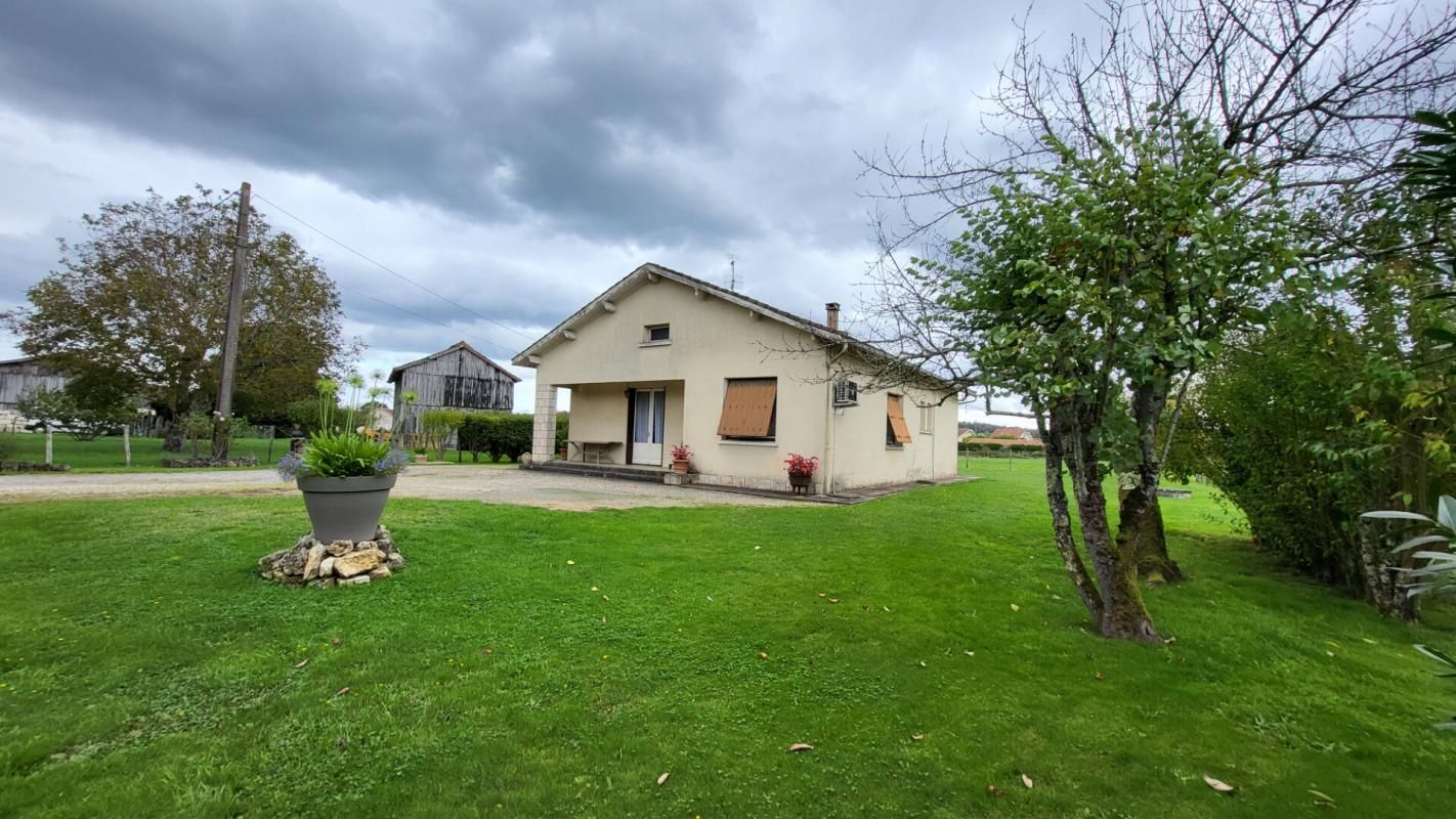 24400 Maison proche Mussidan 6 pièces 109 m2 sur parcelle de 8200 m²