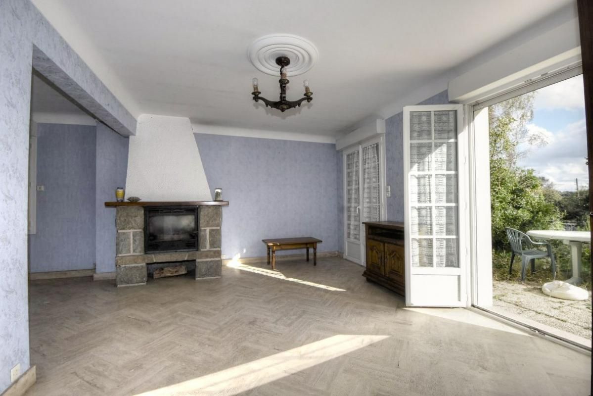 TREGUIER Maison avec atelier de 100 m2 , sur terrain  de 2700 m2 au calme 2