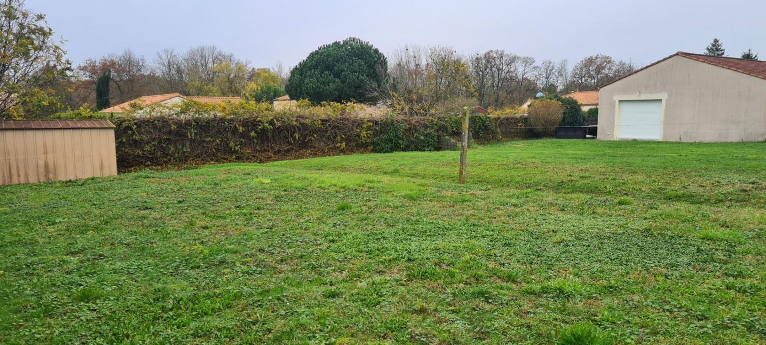GORGES Terrain constructible Gorges village de 520 M² à viabiliser 2