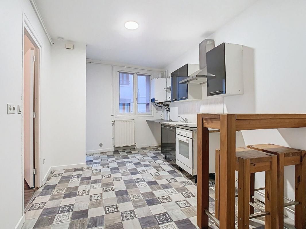 MONCHY-SAINT-ELOI APPARTEMENT T2- 43M² - 1 CHAMBRES - GARAGE - 60290 MONCHY SAINT ELOI 2