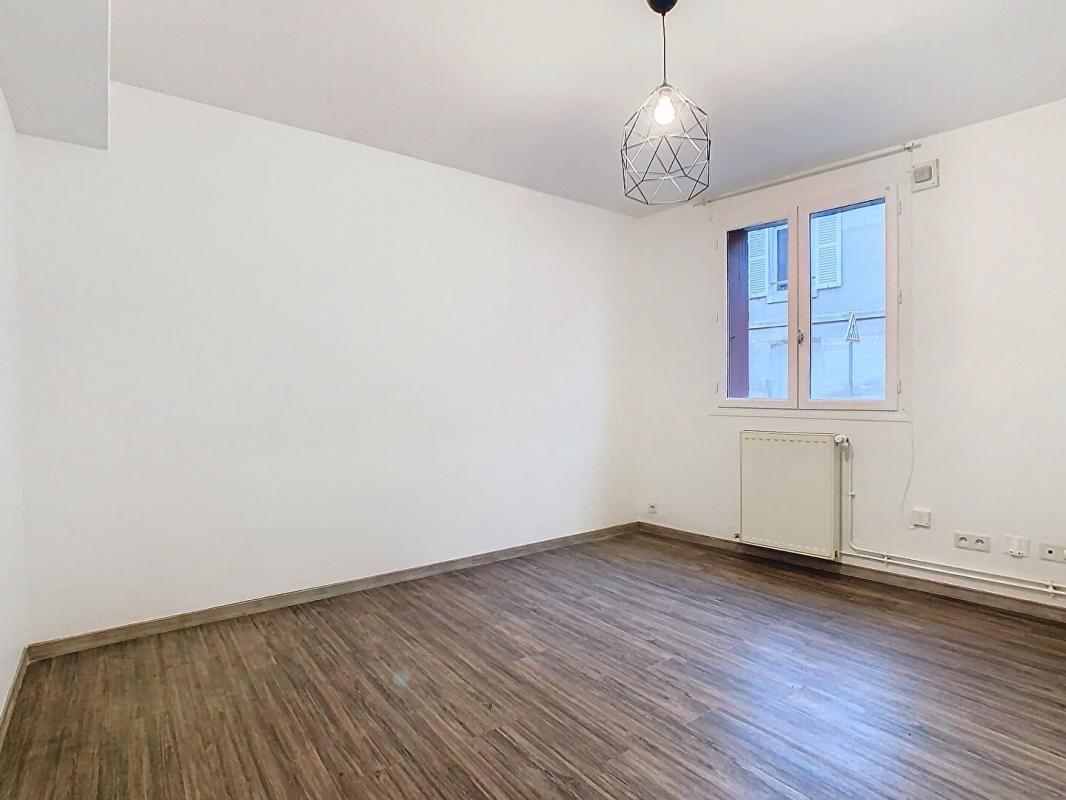 MONCHY-SAINT-ELOI APPARTEMENT T2- 43M² - 1 CHAMBRES - GARAGE - 60290 MONCHY SAINT ELOI 4