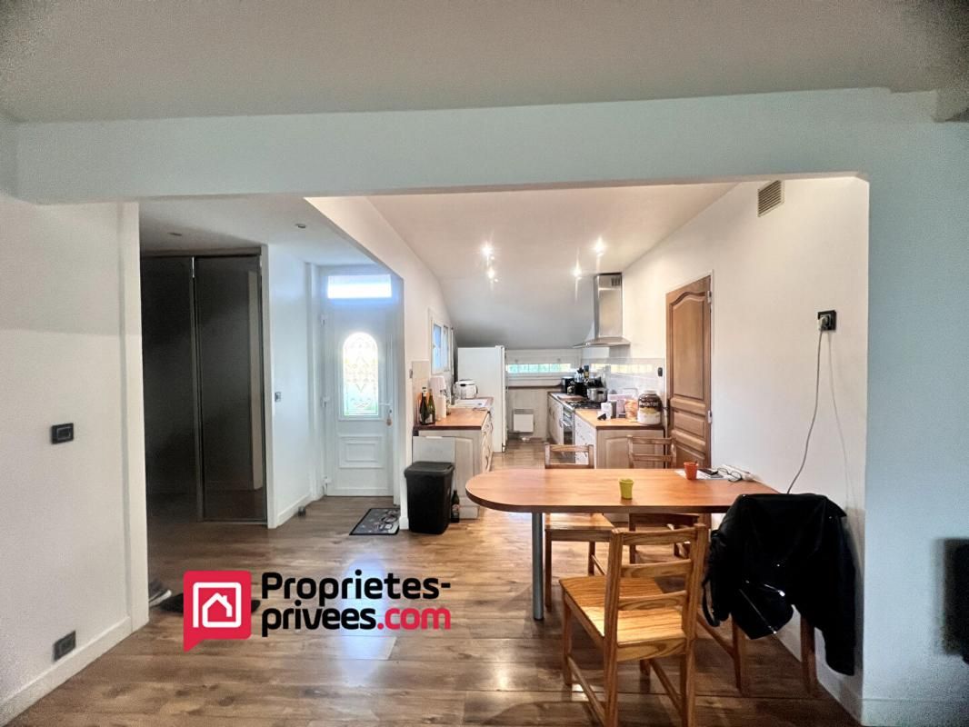 Belle Maison de 6 pièces  4 chambres 112 m2 et 616 m2 de terrain Vémars 95470