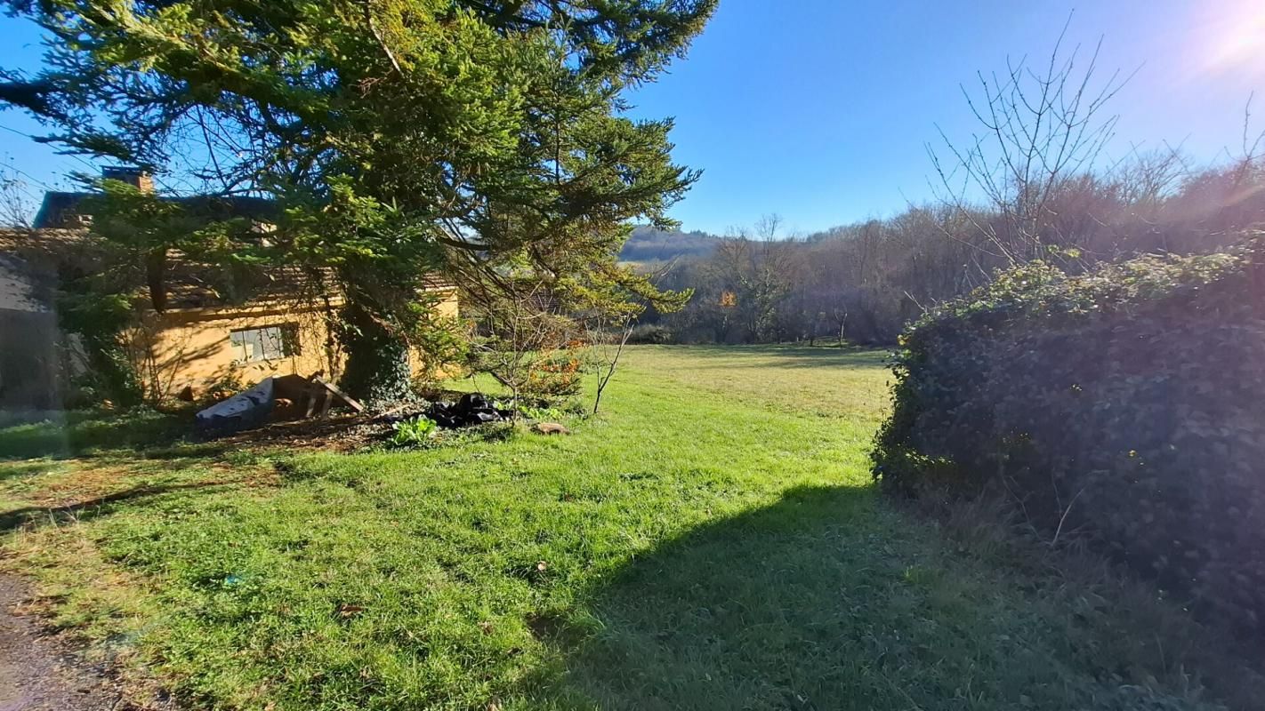 ALLES-SUR-DORDOGNE Maison en pierre avec vue sur la vallée 3