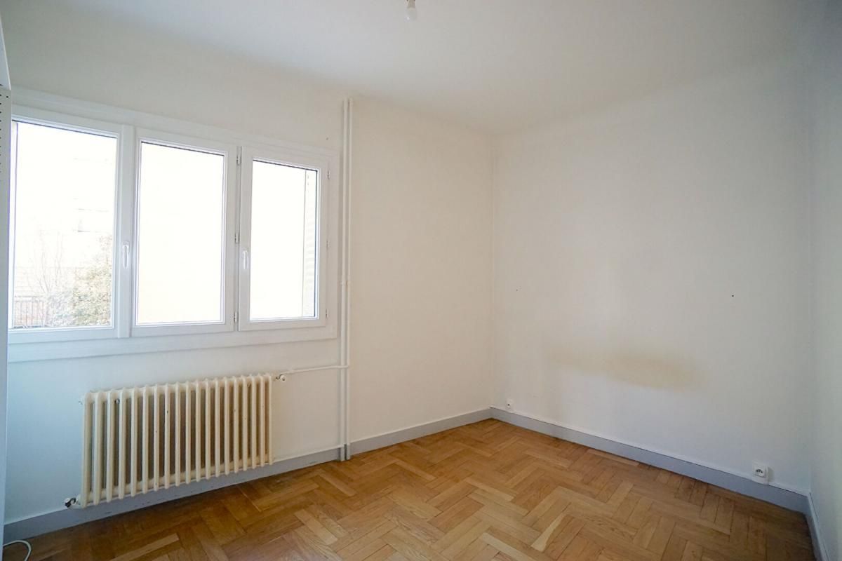 CHAMPAGNE-AU-MONT-D'OR Appartement Champagne Au Mont D'Or 2 pièce(s) 39.23m2 4