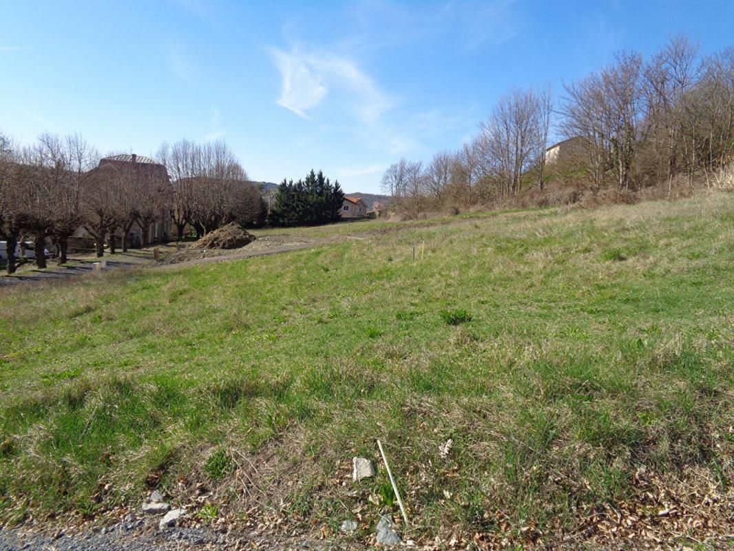 SAINT-GERMAIN-LAPRADE Saint Germain Laprade(43), terrain constructible de 691m2 3