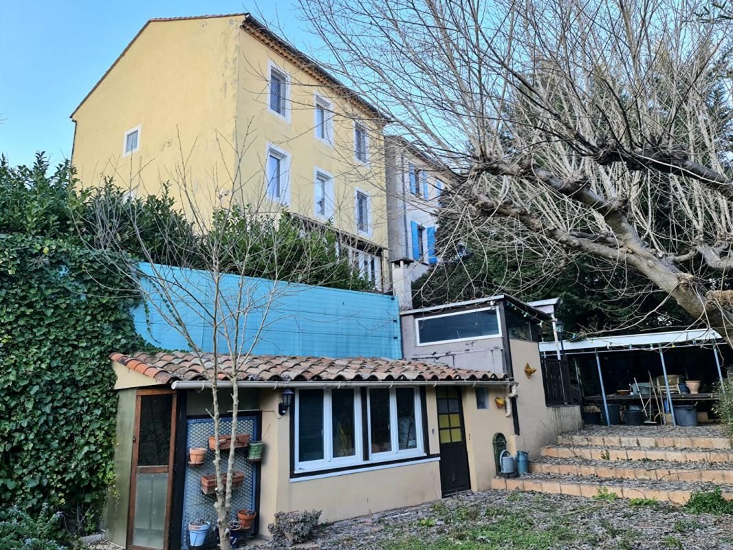 LES SALLES-DU-GARDON Maison de ville familiale sur + de 1000M² de terrain 3