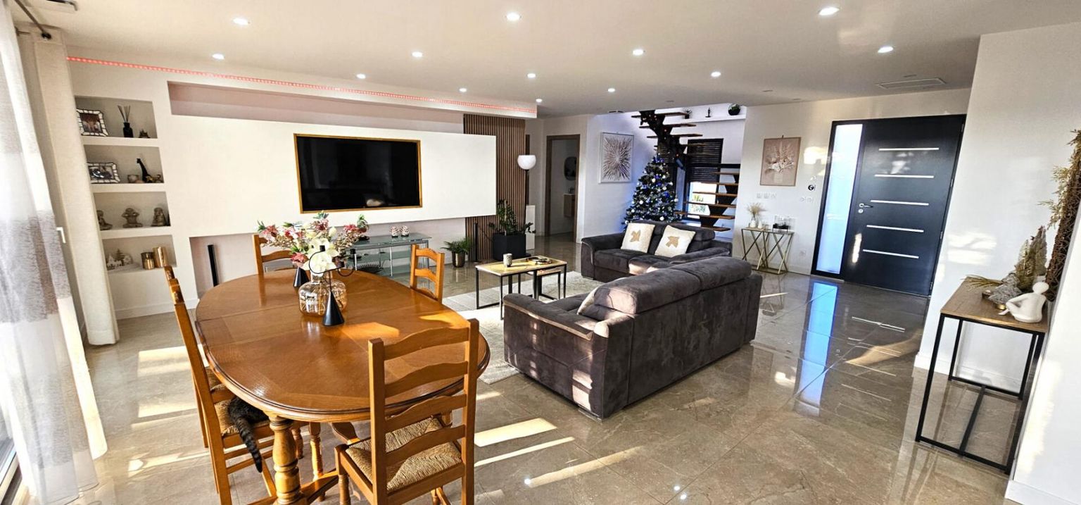 MONTELIMAR Maison de 150 m²  avec piscine 4