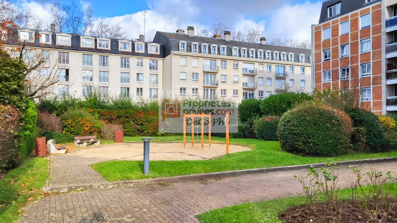 Versailles-Chantiers 4 pièces 80 m2 - balcon sud -calme - Profession libérale