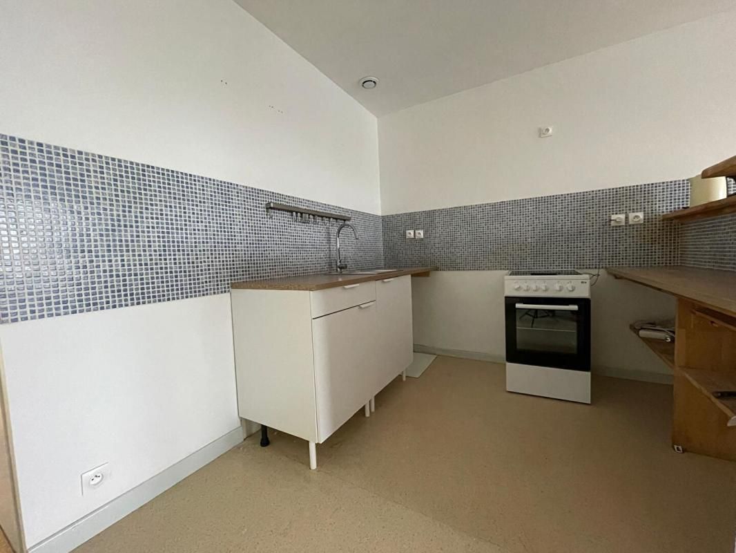 SAINT-NAZAIRE Duplex en bon état  de 83 m² au sol dans une  copropriété bien entretenue 3
