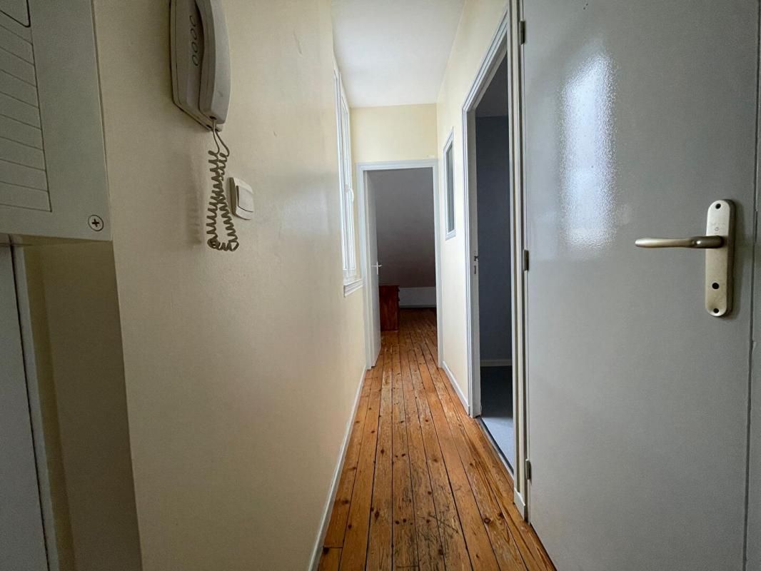 SAINT-NAZAIRE Duplex en bon état  de 83 m² au sol dans une  copropriété bien entretenue 4