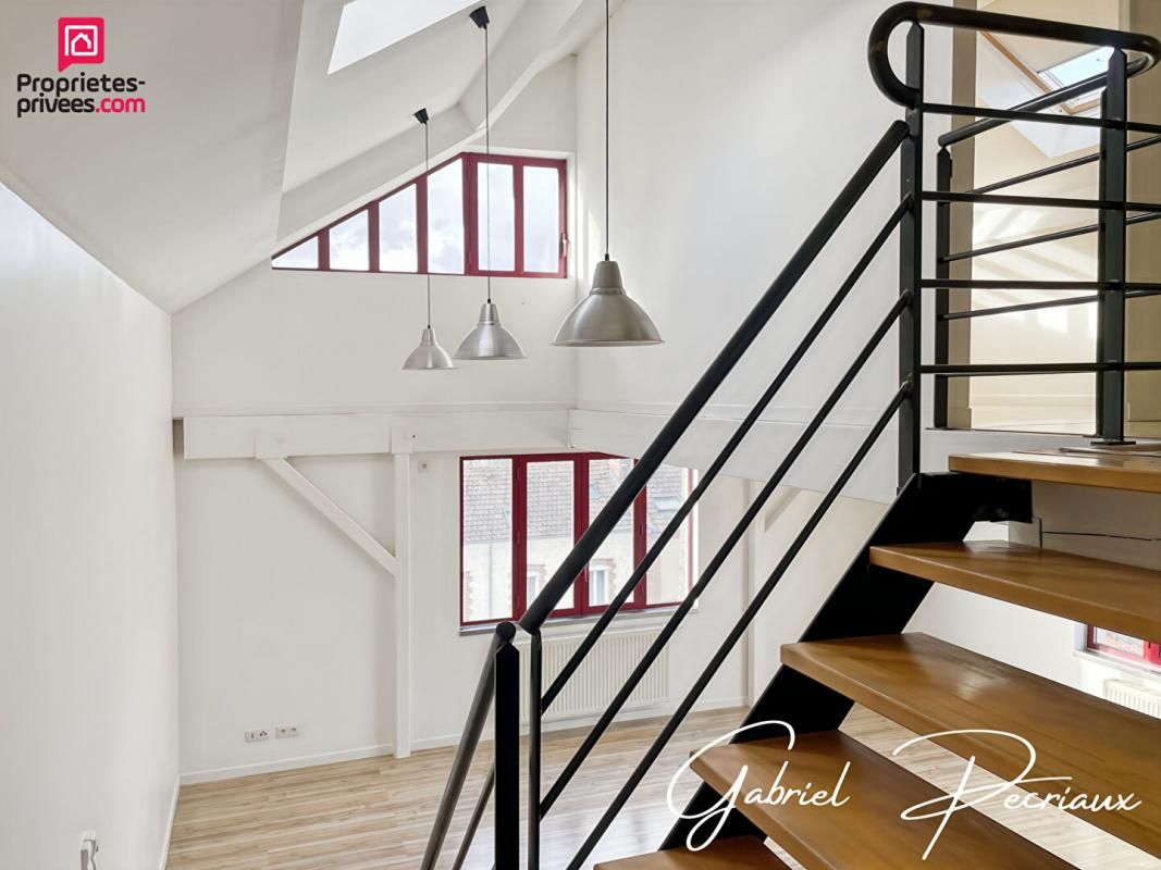 SAINTE-SAVINE Loft 5 pièce(s) 96 m2 2