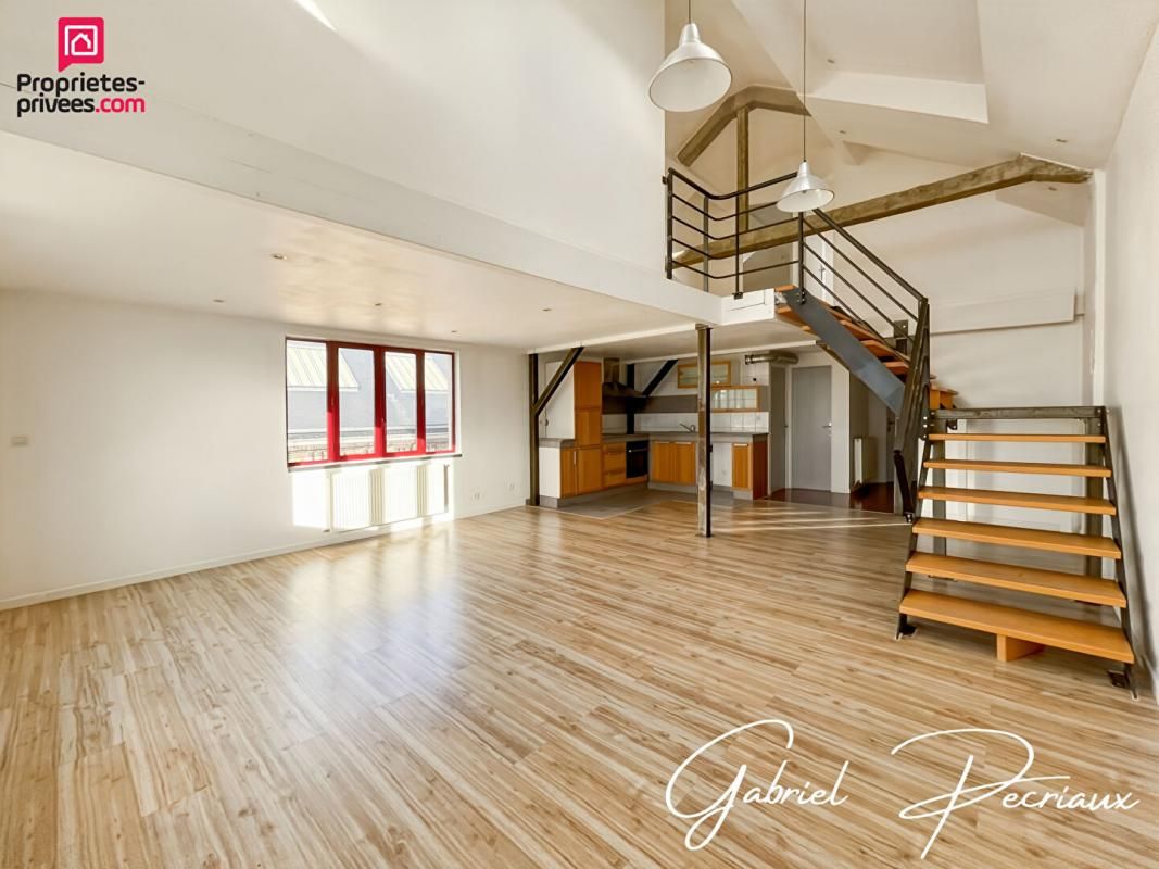 SAINTE-SAVINE Loft 5 pièce(s) 96 m2 3