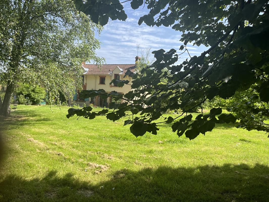 Maison La Tranclière 5 pièce(s) 130 m2 - 8032 m² de terrain avec un étang