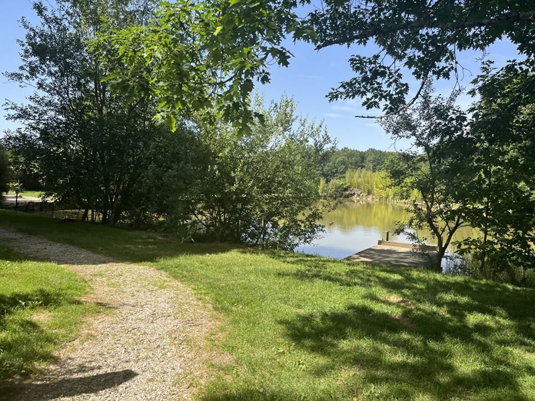 LA TRANCLIERE Maison La Tranclière 5 pièce(s) 130 m2 - 8032 m² de terrain avec un étang 3