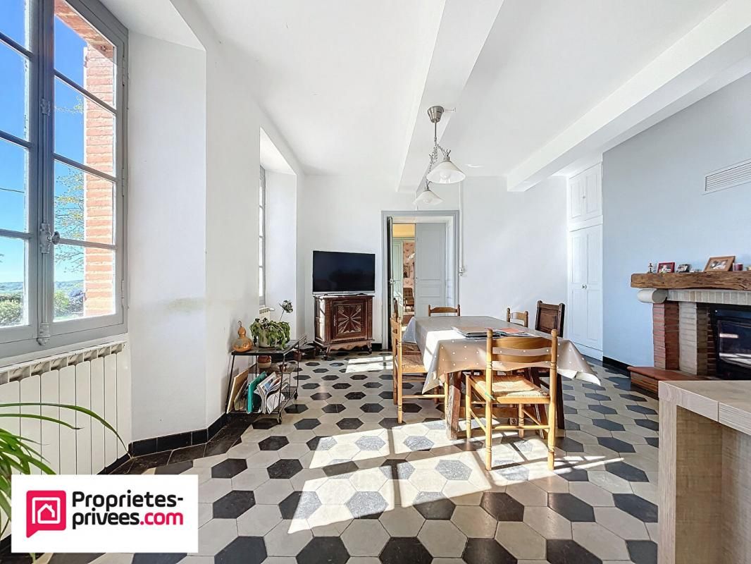 RABASTENS Maison de maître 375 m2 et HANGAR 1200m2 sur 1,9ha 2