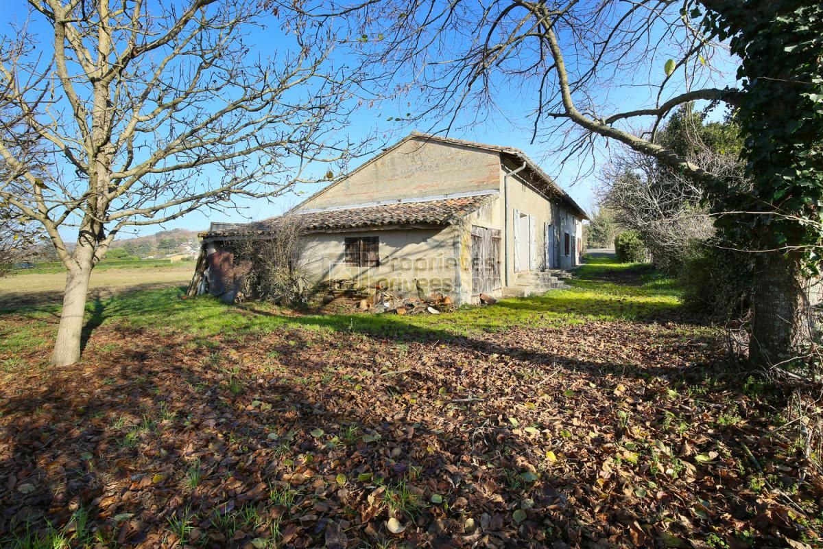 MAISON PLAIN PIED AVEC GRAND GARAGE ***VENDUE***