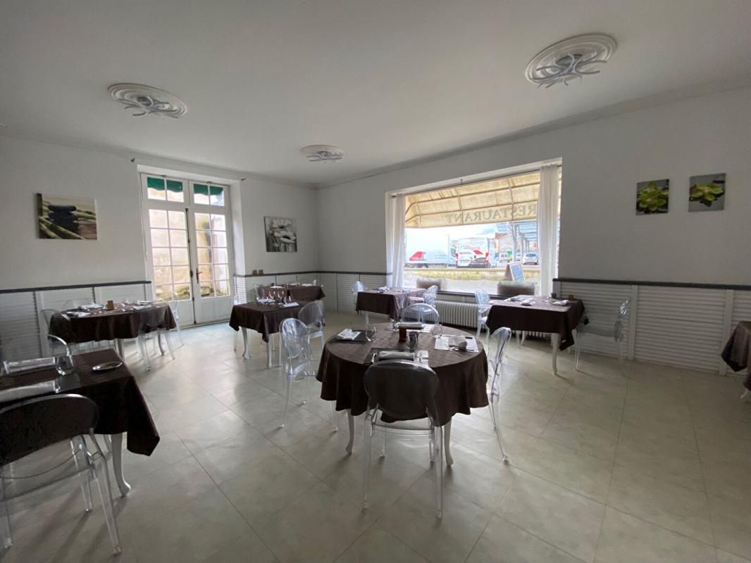 CHASSENEUIL-SUR-BONNIEURE EXCLUSIVITE NORD EST ANGOULEME - HOTEL BAR RESTAURANT avec tout le MATERIEL 2
