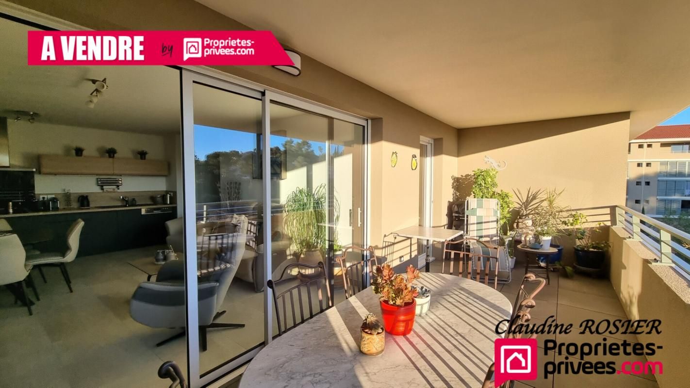 Fréjus Dernier étage Appartement 3 pièce(s) 65 m2 Terrasse Garages
