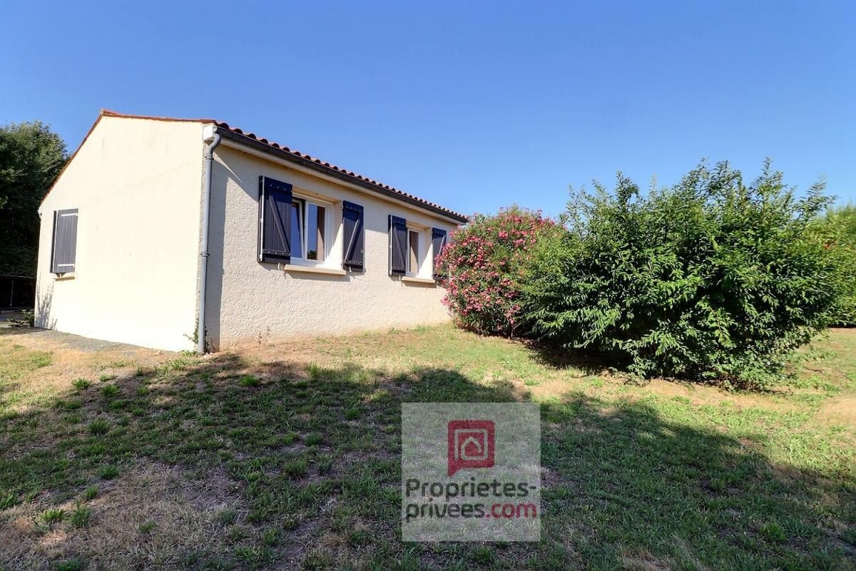 TONNAY-BOUTONNE Maison Tonnay Boutonne 5 pièces 100 m2  avec garage attenant sur près de 2300 m2 env. de terrain 3