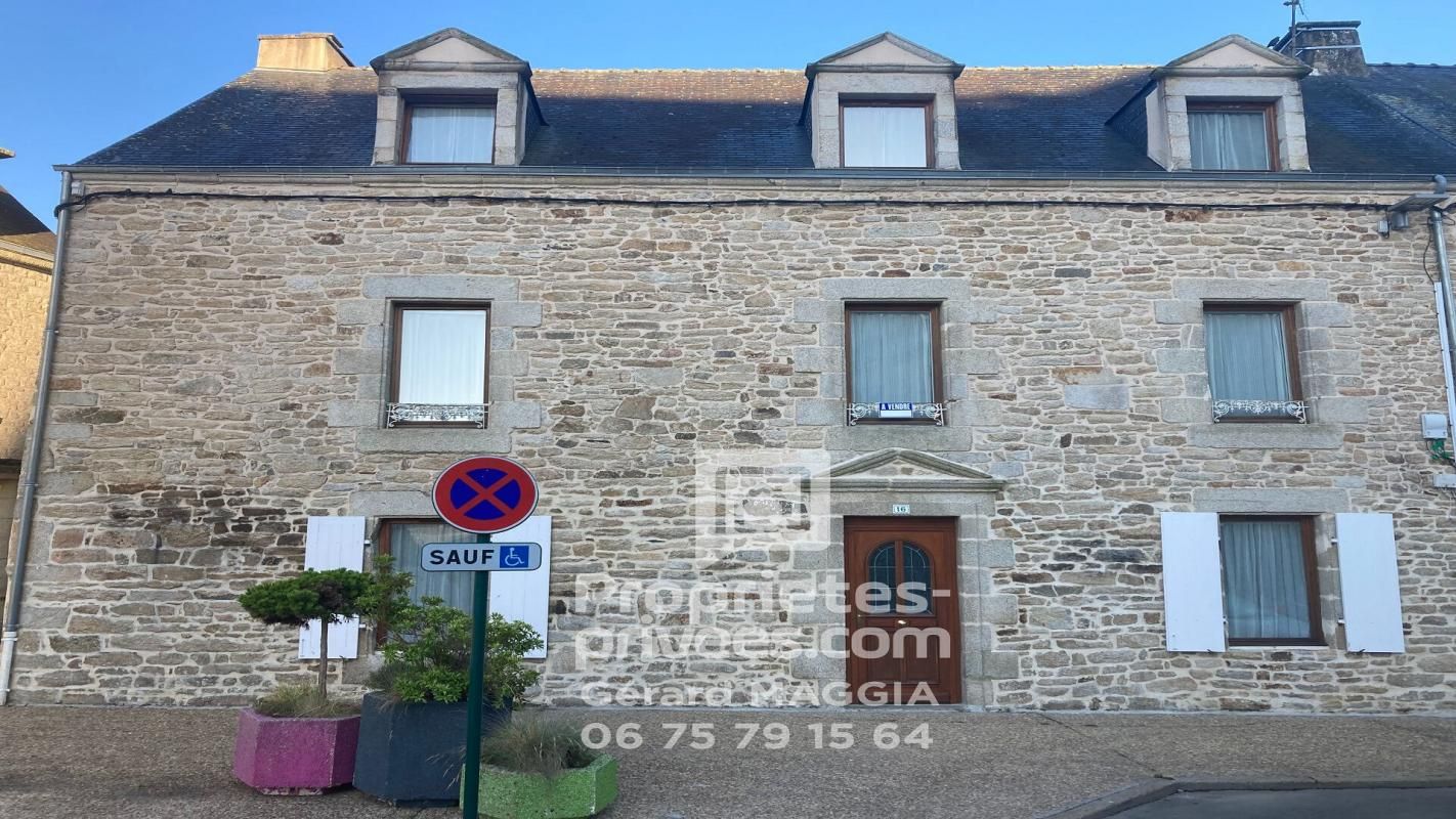 ELVEN Maison 10 pièce(s) 260 m2 VANNES 1