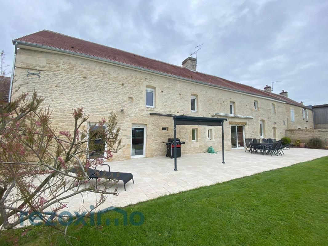 SAINT-PIERRE-SUR-DIVES 14270 Proche St Pierre sur dives maison de 236 m² + dépendance 2