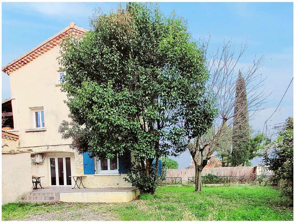 Maison rénovée de 175 m² avec 3 appartements indépendants à 15 minutes d'Aubenas