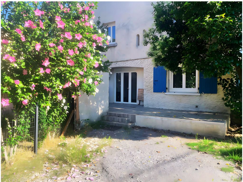 AUBENAS Maison rénovée de 175 m² avec 3 appartements indépendants à 15 minutes d'Aubenas 4