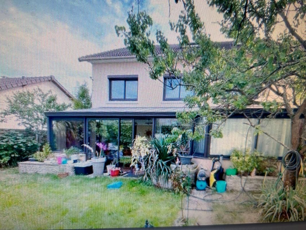 77181 COURTRY - Maison 7 pièces de 269 m2 - 6 chambres - piscine