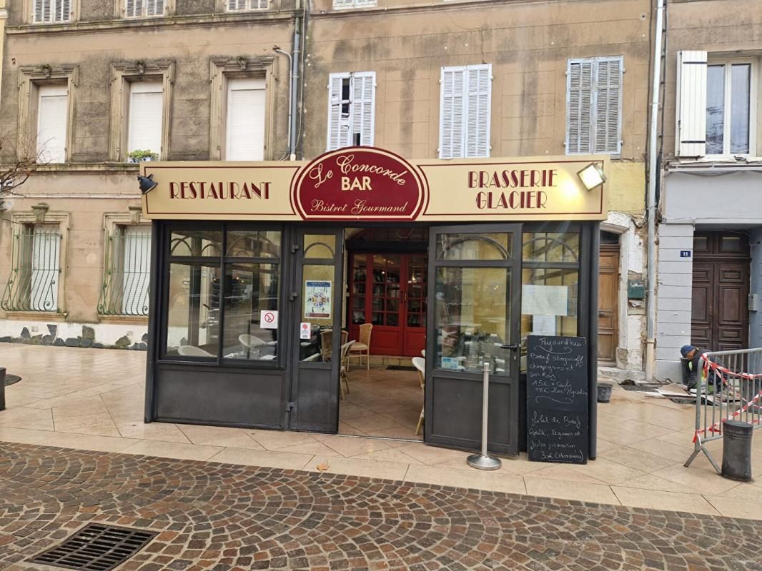 VIDAUBAN - Murs et Fonds Restaurant  300 m²