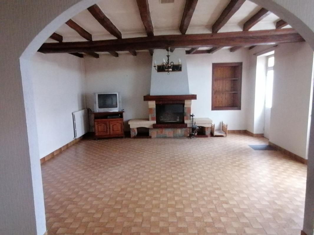 SAINT-MAURICE-LA-FOUGEREUSE Maison 3 chambres  avec terrain clos à Saint Maurice la fougereuse 3