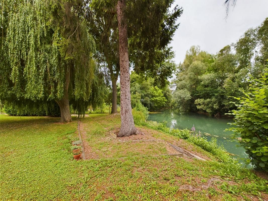 PONT-SAINTE-MARIE Joli Appartement de 103 m2 4