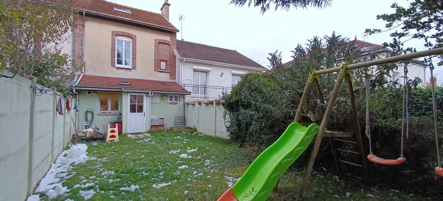 Maison de ville Romilly Sur Seine 5 pièces avec jardinet