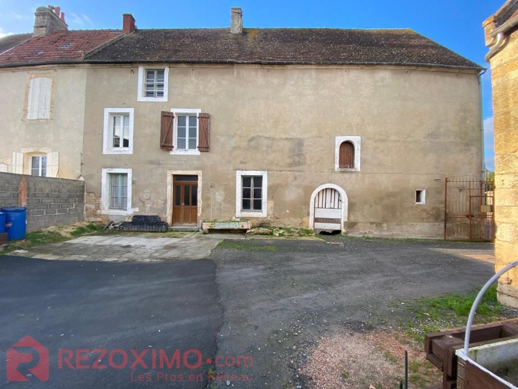 SAINT-PIERRE-SUR-DIVES 14170 St Pierre sur dives idéal investisseur 4 lots possible 2