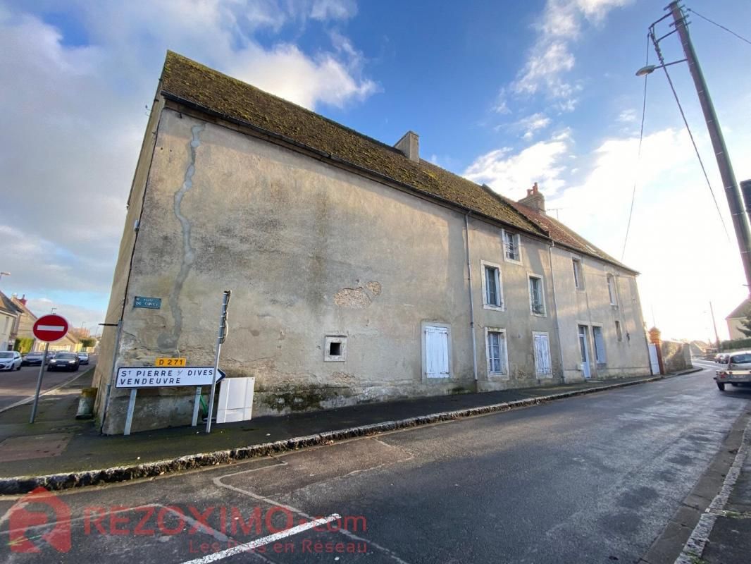 SAINT-PIERRE-SUR-DIVES 14170 St Pierre sur dives idéal investisseur 4 lots possible 4