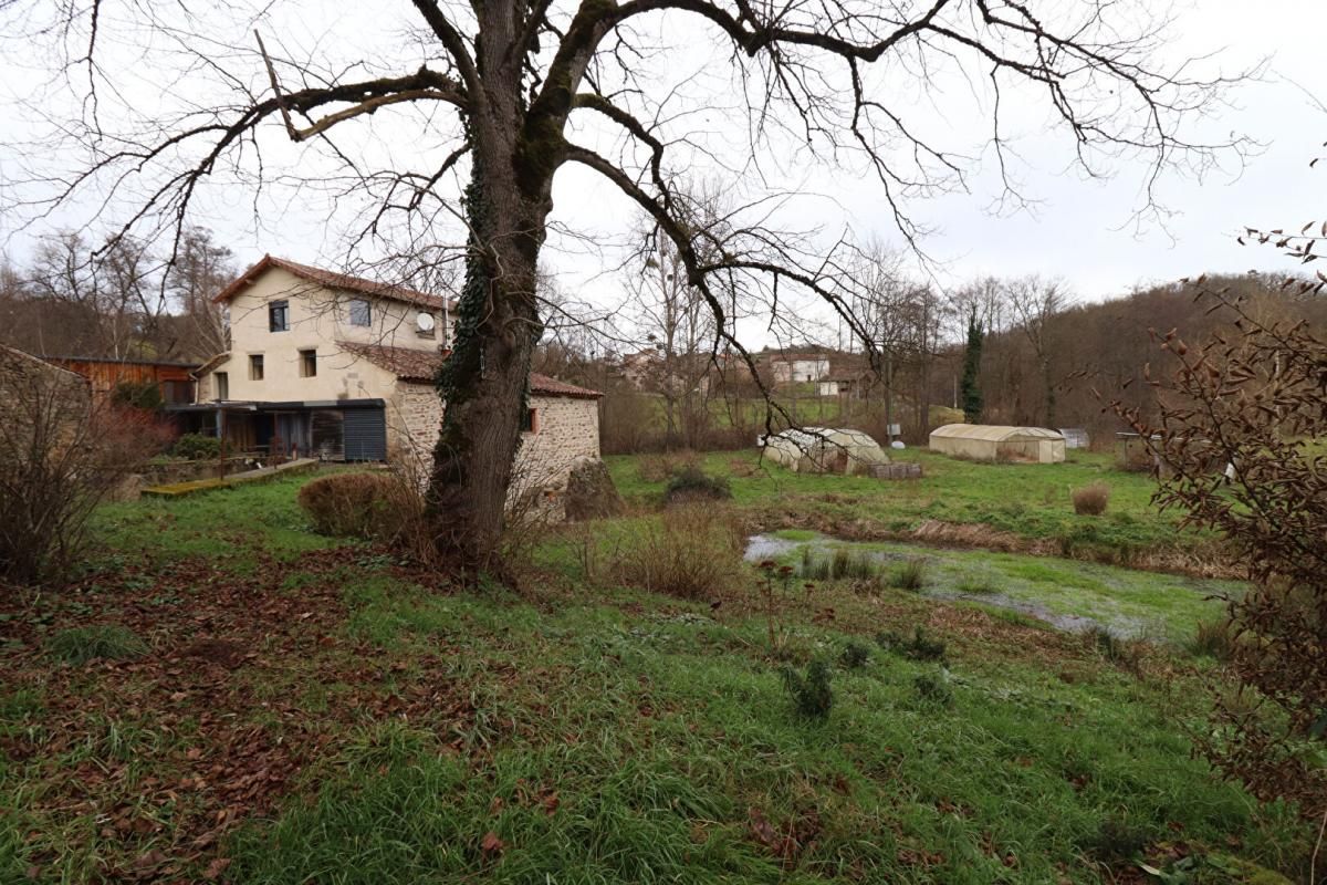 MANGLIEU Moulin 8 pièce(s) +/-193 m2 + terrain 2ha400 environs et dépendances 3